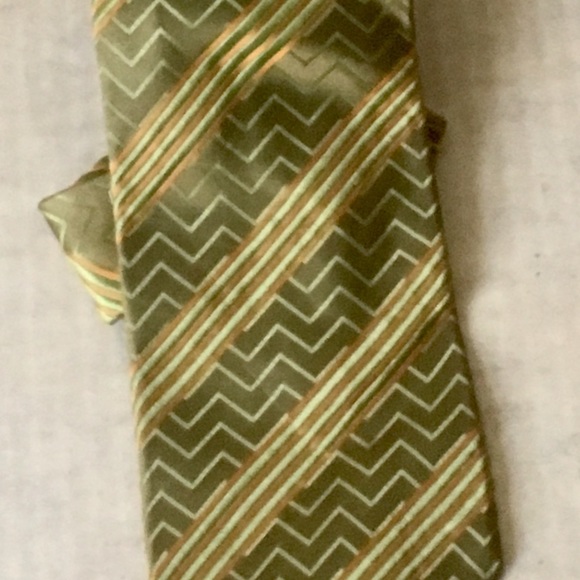 Four Ermenegildo Zegna 100% Silk designer neckties - Picture 6 of 6